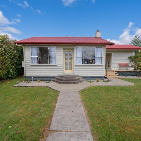 Rustlein Cottage - Te Anau Holiday Home Ngoại thất bức ảnh